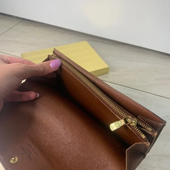 Louis Vuitton Monogram Brown Gold Wallet - Picture 5 of 6